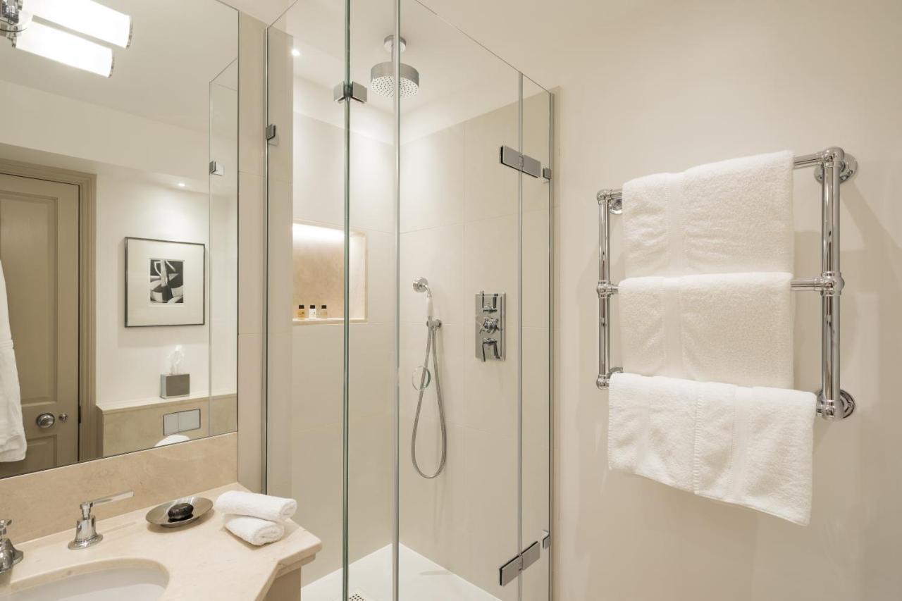 Old Bank Hotel Oxford Extérieur photo A shower with a glass door