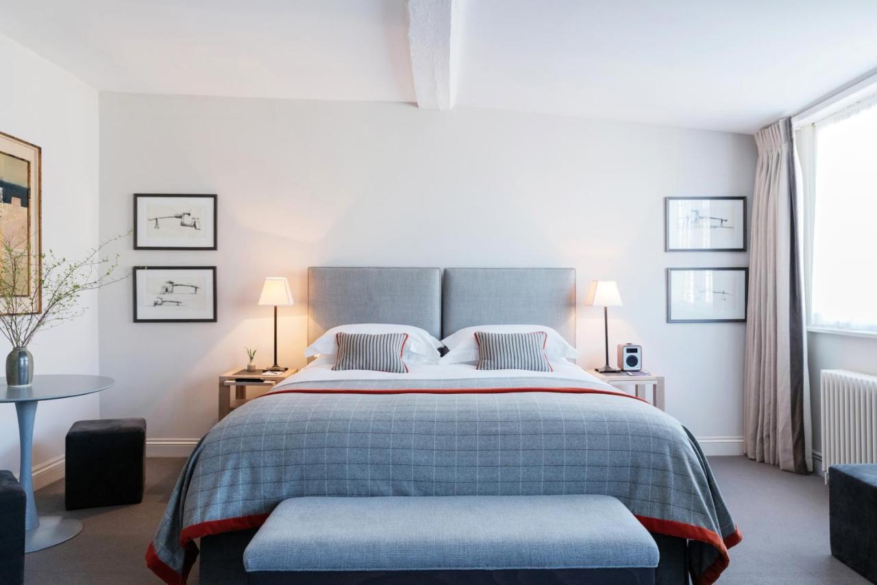 Old Bank Hotel Oxford Extérieur photo A bedroom at The Stafford
