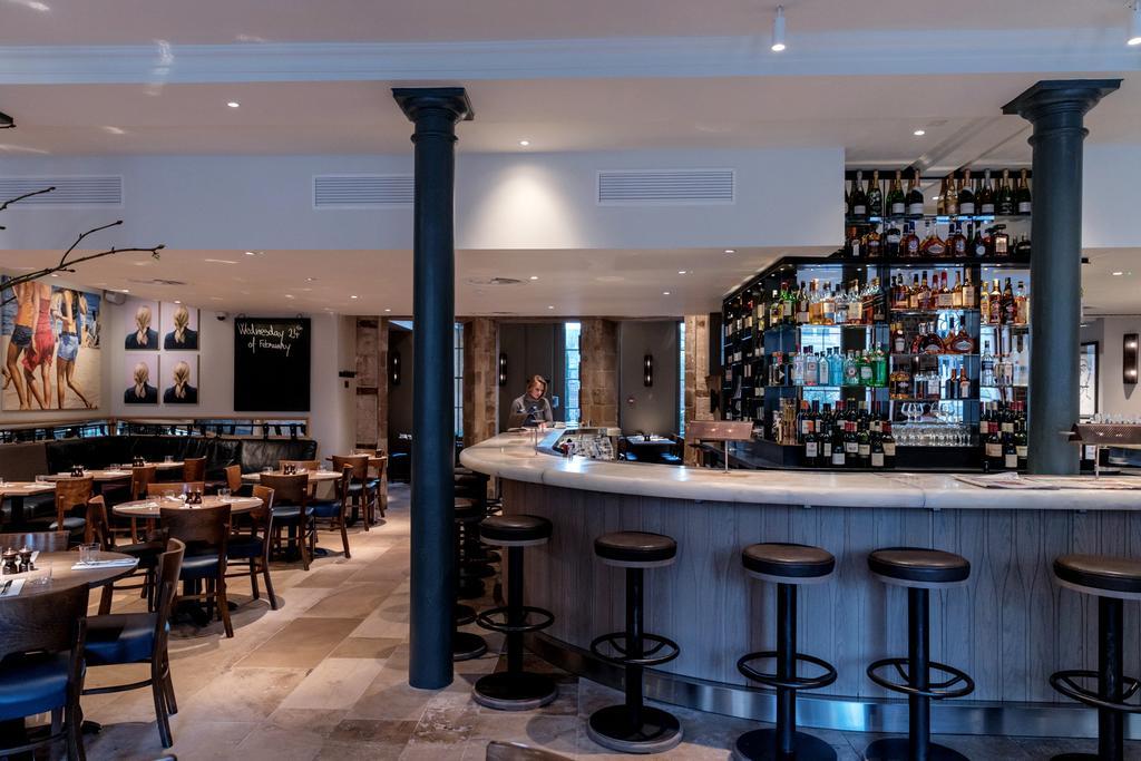 Old Bank Hotel Oxford Extérieur photo The bar at the restaurant