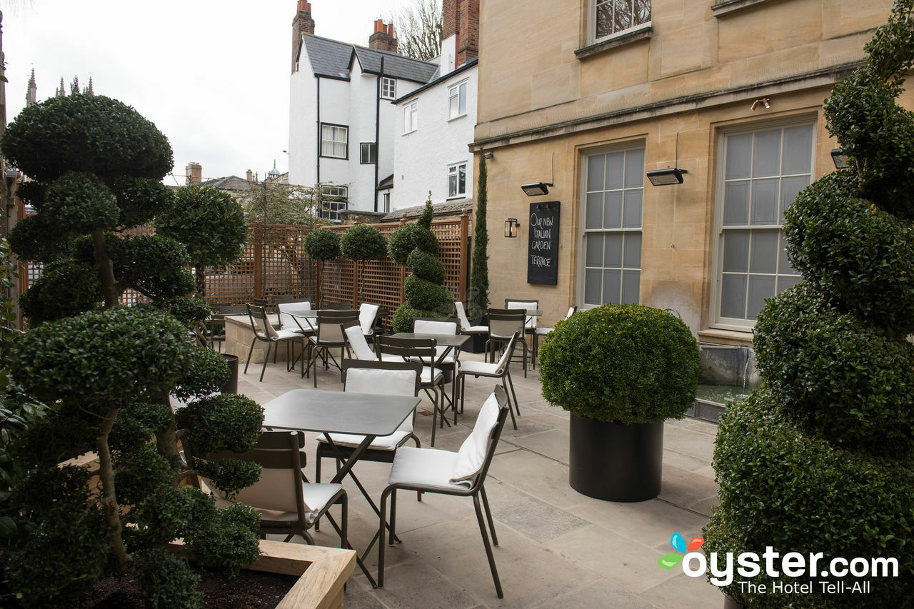 Old Bank Hotel Oxford Extérieur photo The hotel's courtyard